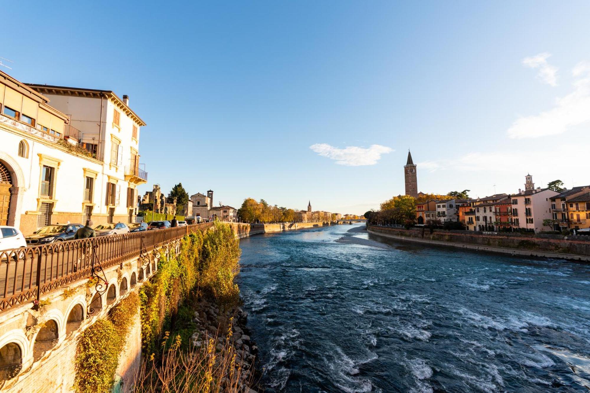 לינה וארוחת בוקר ורונה La Finestra Sul Ponte By Postcardsfrom מראה חיצוני תמונה